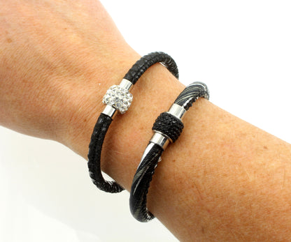 Pulsera individual de cuero negro metalizado brillante