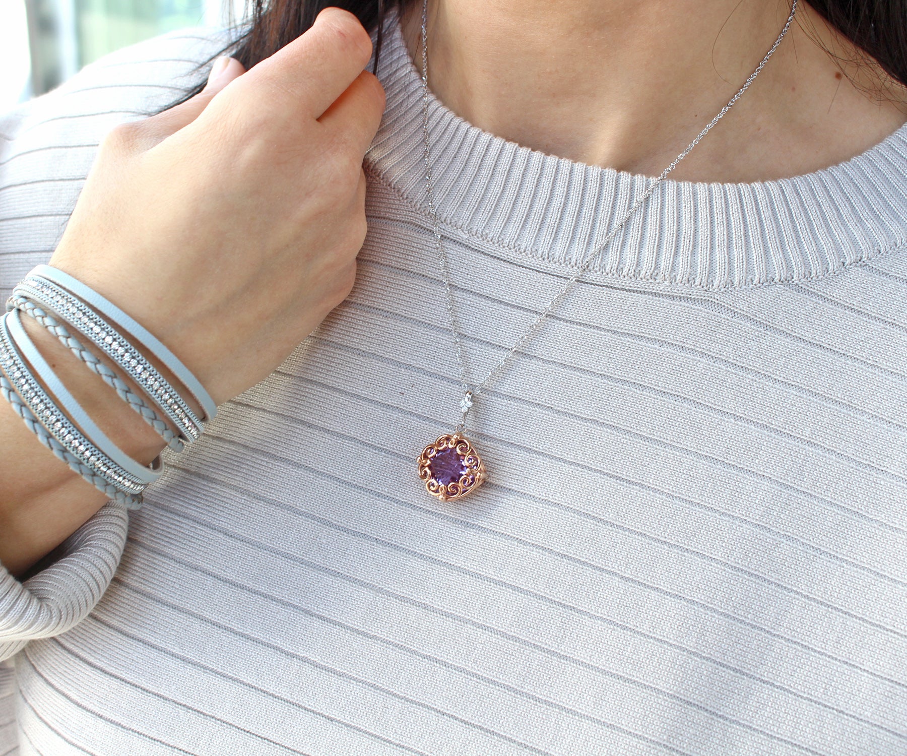 Collar de amatista y diamantes en espiral