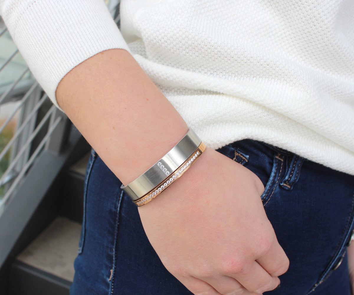 Pulsera ancha de acero inoxidable con pavé