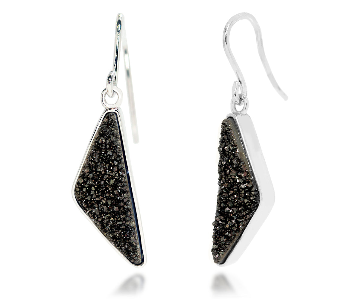 Pendientes de triángulos druzy negros