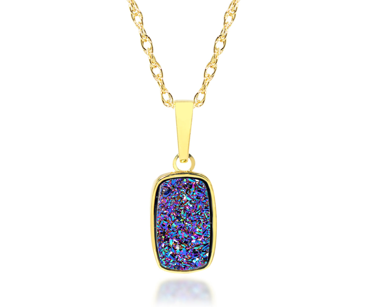 Collar con drusa arcoíris morada y rectángulo pequeño en plata vermeil de 14 k