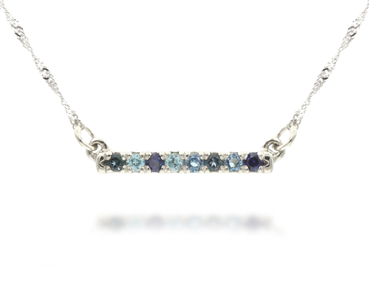 Collar con barra de zafiro y topacio azul degradado