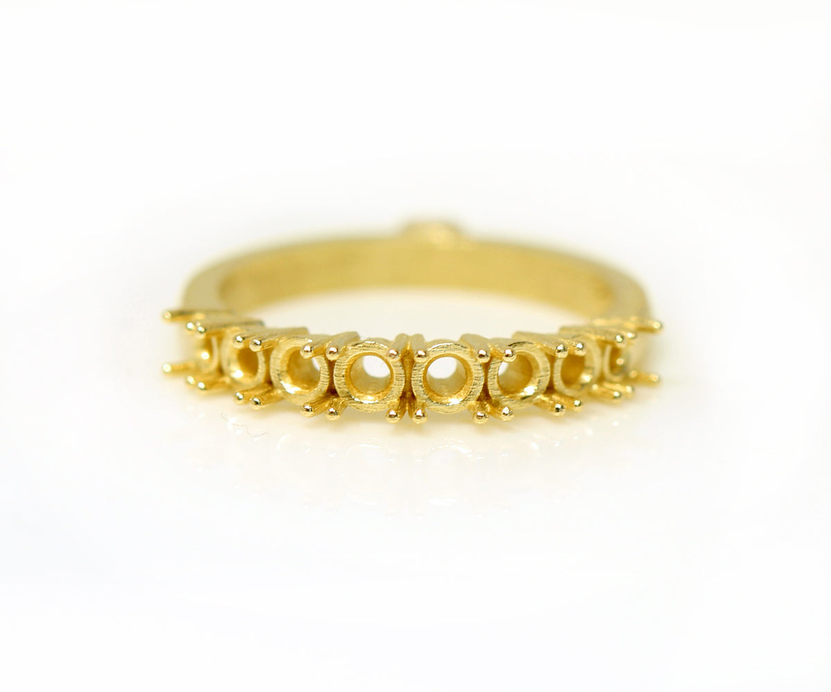 Custom Diamond Gold Wedding Band