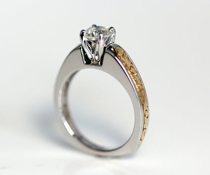 Anillo de bodas vintage grabado en dos tonos