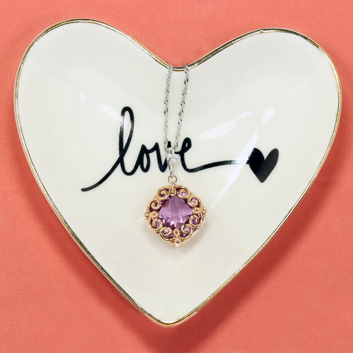 Collar de amatista y diamantes en espiral