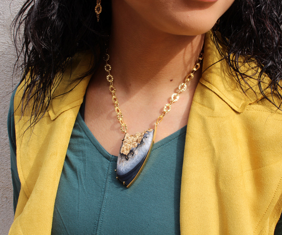 Collar llamativo con drusa en oro de 18 quilates