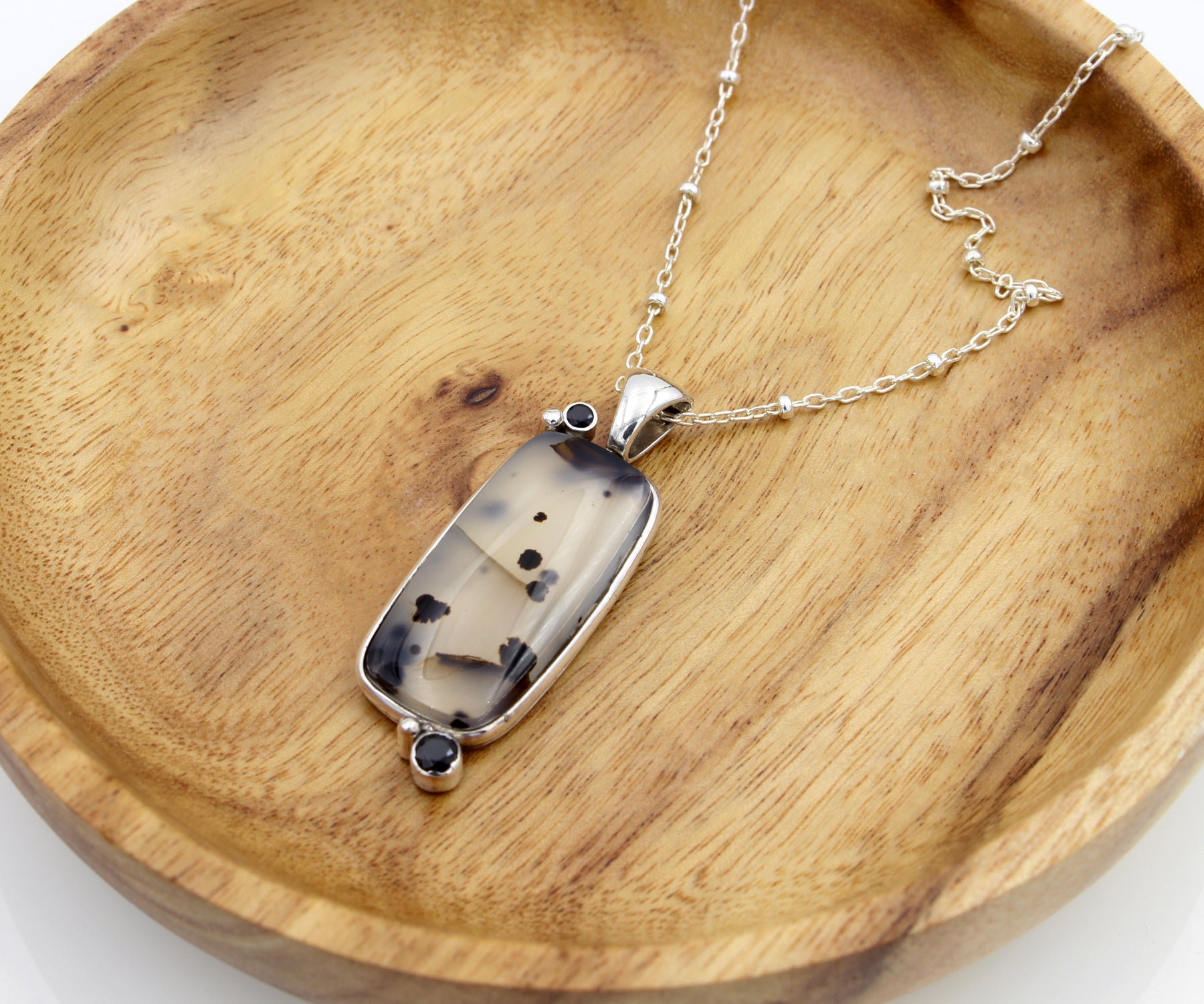 Collar de ónix y ágata de Montana con manchas de gato salvaje