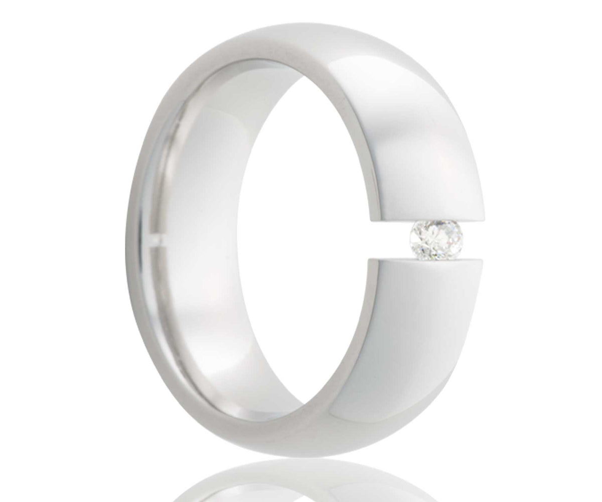 Anillo de diamantes con engaste de tensión abovedado de cobalto