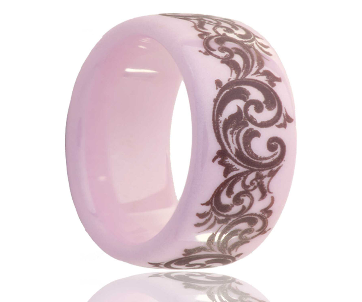 Anillo de cerámica con espiral grabado con láser en color rosa