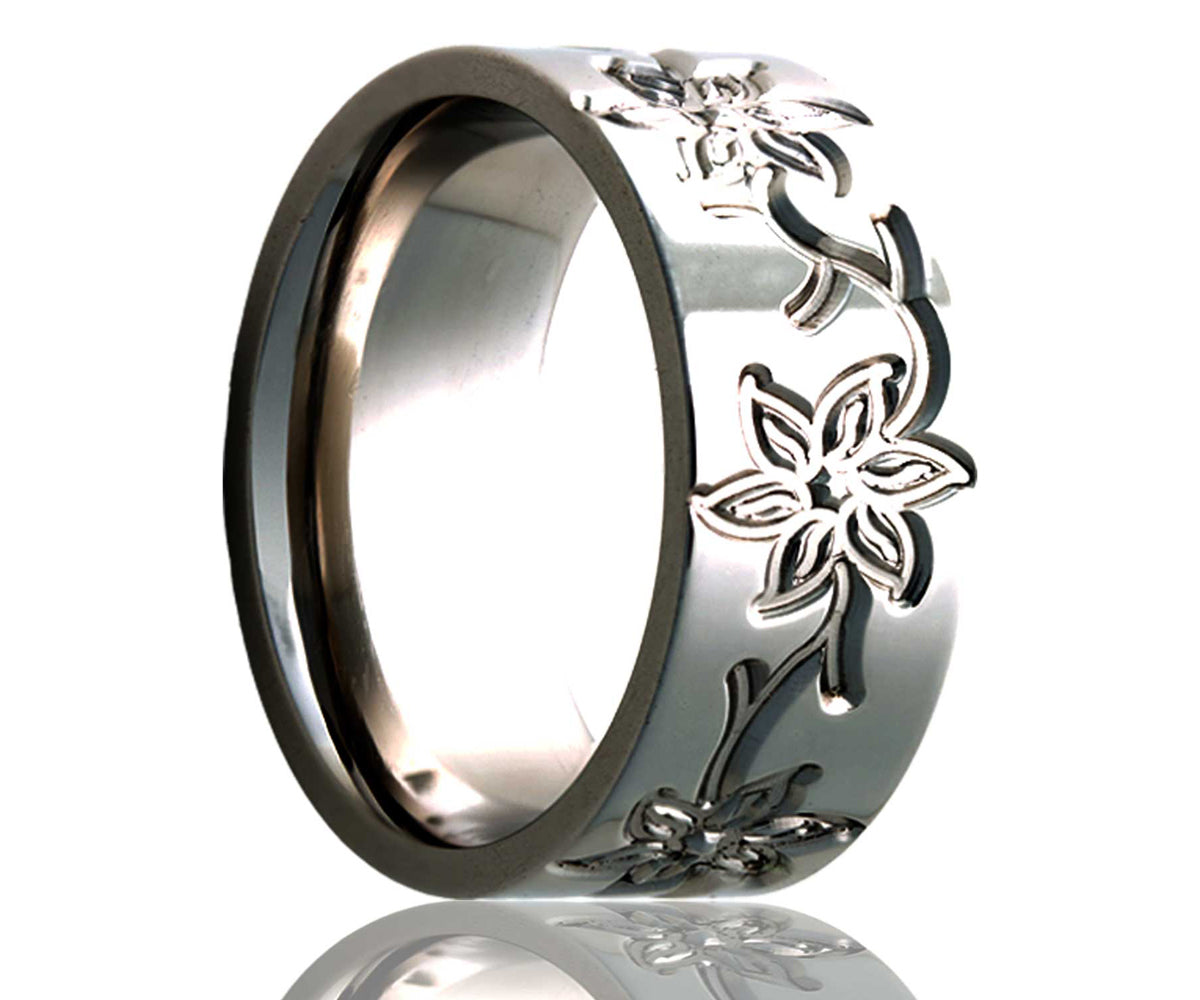 Anillo de titanio con diseño floral fresado